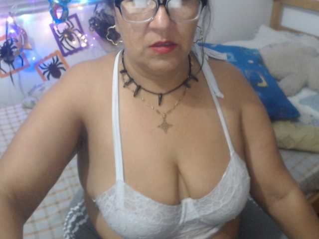 Meganny2023, en vivo ahora en BongaCams