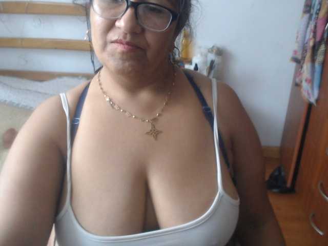 Meganny live cam preview