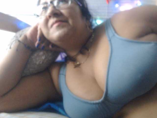 Meganny2023 live cam on BongaCams
