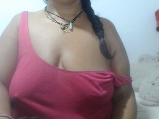Meganny2023 live cam on BongaCams
