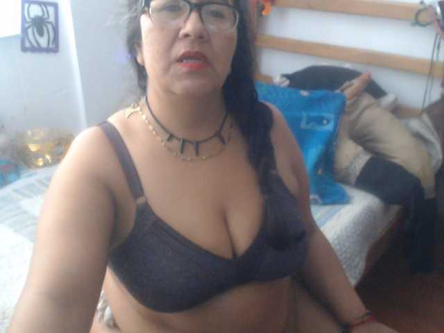 Meganny live cam preview
