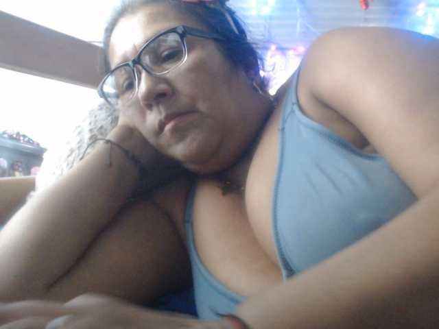 Meganny2023 live cam on BongaCams