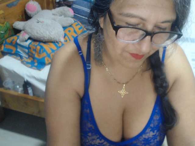 Meganny2023 live cam on BongaCams
