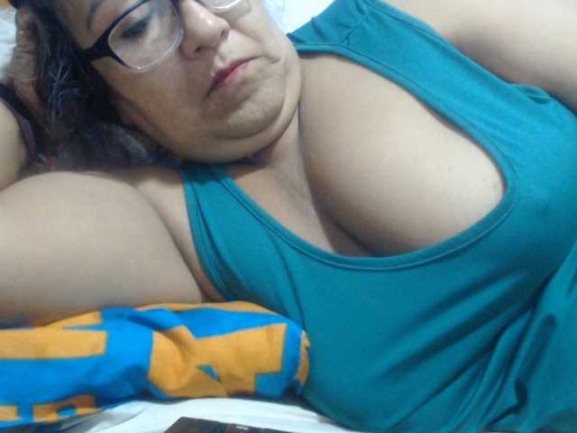 Meganny2023 live cam on BongaCams