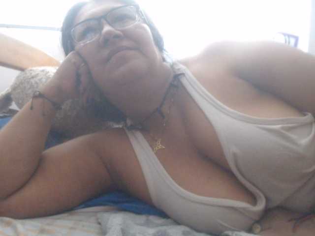 Meganny2023 live cam on BongaCams