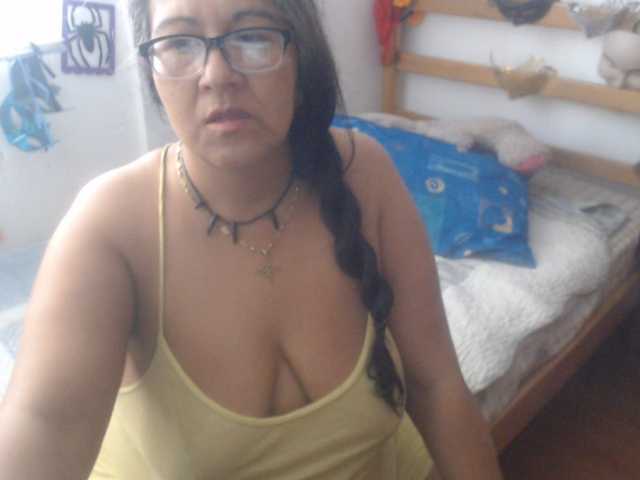 Meganny live cam preview