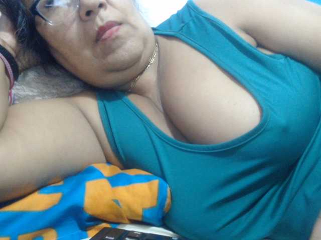 Meganny2023 live cam on BongaCams