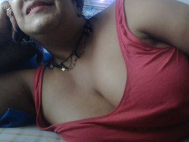 Meganny2023 live cam on BongaCams