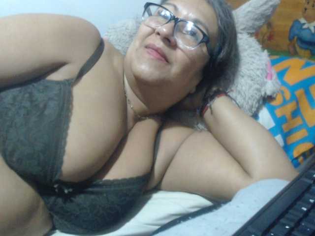 Meganny2023 live cam on BongaCams