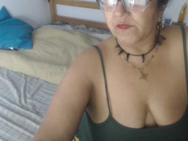 Meganny2023, en vivo ahora en BongaCams