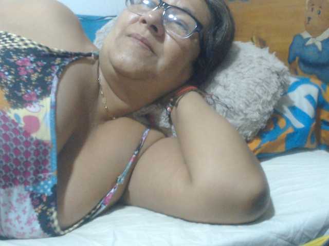 Meganny2023 live cam on BongaCams