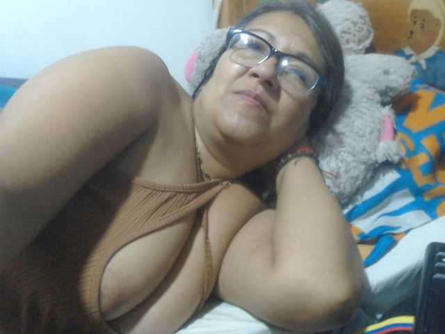 Meganny2023 live cam on BongaCams