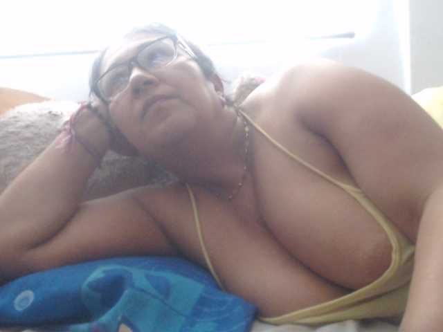 Meganny2023 live cam on BongaCams