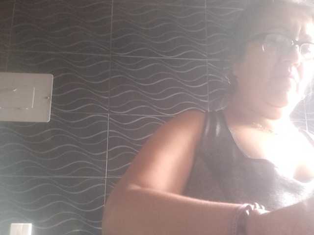 Meganny2023 live cam on BongaCams