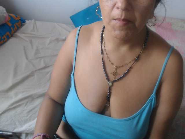 Meganny2023 live cam on BongaCams