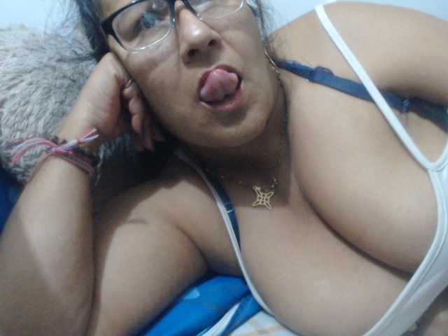 Meganny2023 live cam