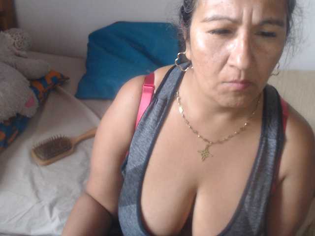 Meganny2023 live cam on BongaCams