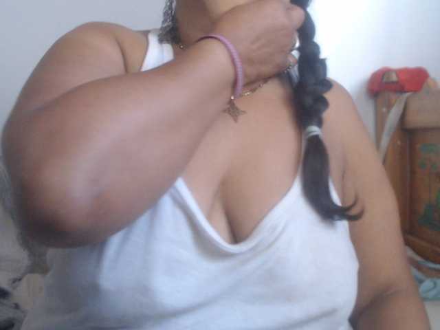 Meganny2023 live cam on BongaCams