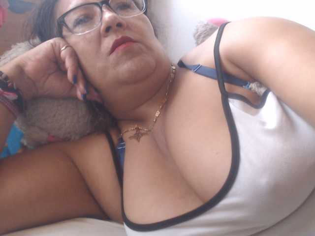Meganny2023 live cam on BongaCams