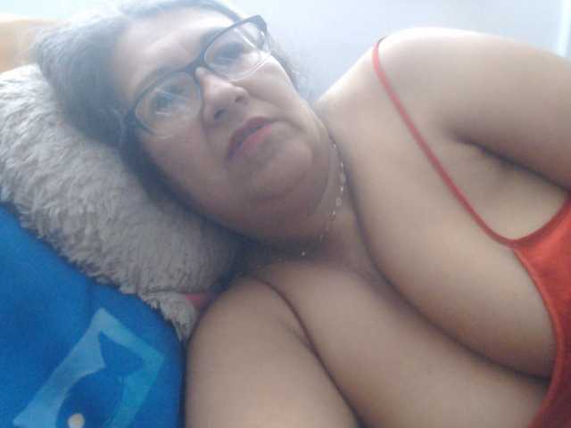 Meganny2023 live cam on BongaCams