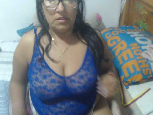 Meganny2023 live cam on BongaCams