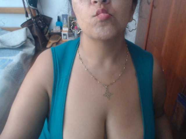 Meganny live cam preview