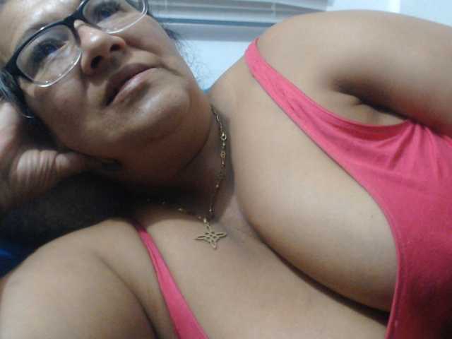 Meganny2023 live cam on BongaCams