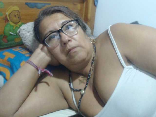 Meganny2023 live cam on BongaCams