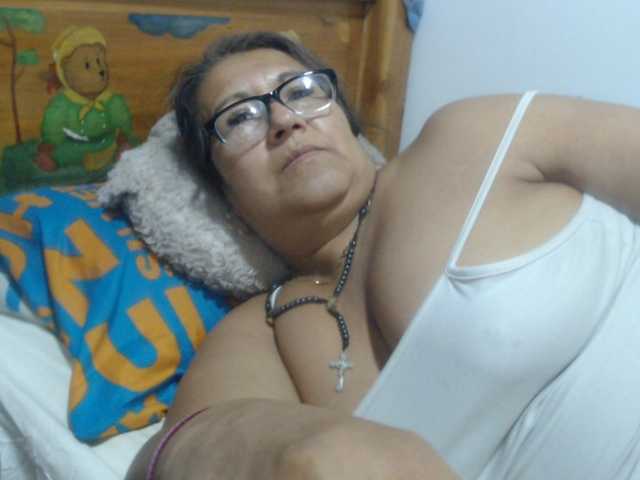 Meganny2023 live cam on BongaCams