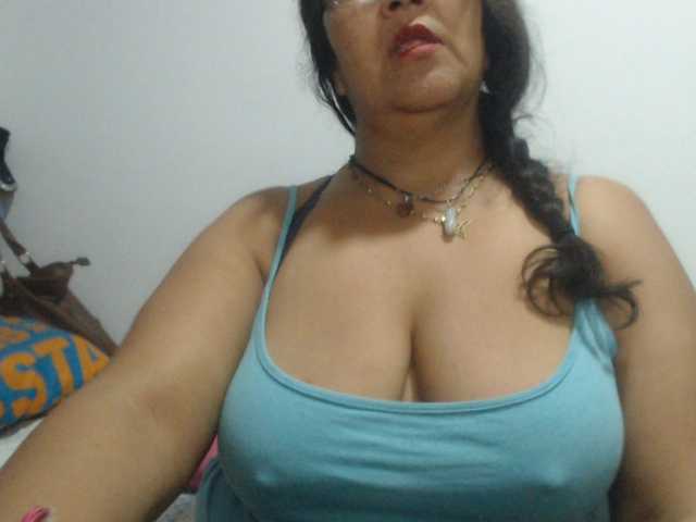 Meganny2023 live cam on BongaCams