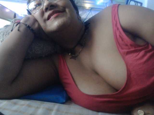 Meganny2023 live cam on BongaCams
