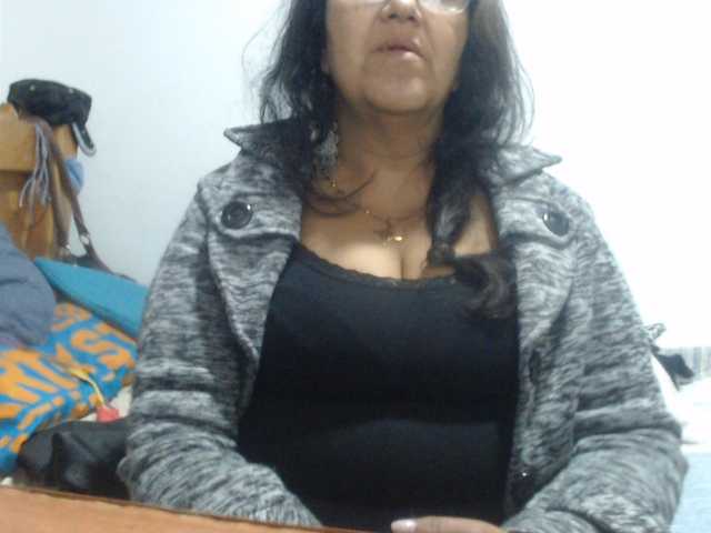Meganny2023 live cam on BongaCams