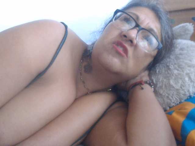 Meganny2023 live cam on BongaCams