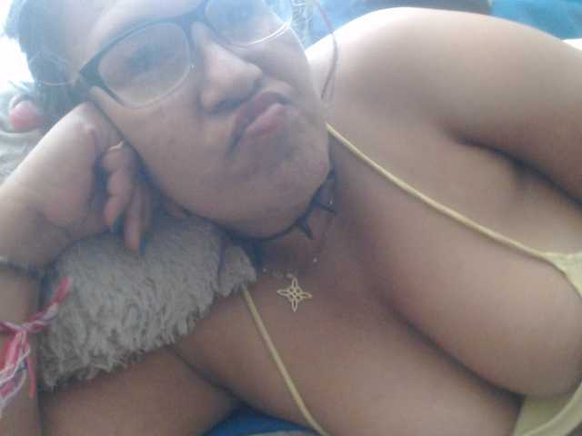 Meganny live cam preview