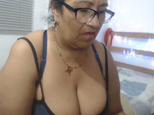 Meganny2023 live cam on BongaCams