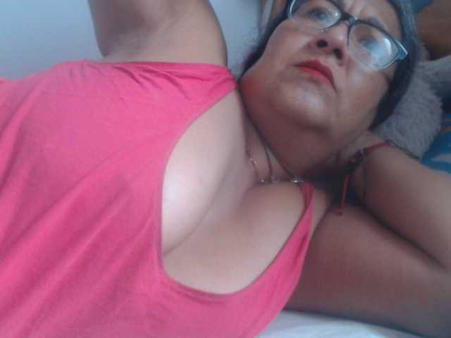 Meganny2023 live cam on BongaCams