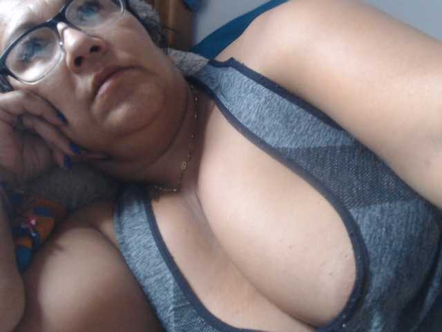 Meganny2023 live cam on BongaCams