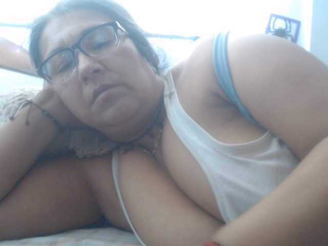 Meganny2023 live cam on BongaCams