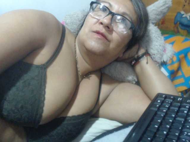 Meganny2023 live cam on BongaCams