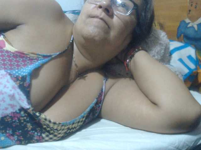 Meganny2023 live cam on BongaCams