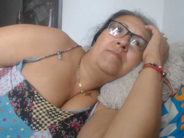 Meganny2023 live cam on BongaCams