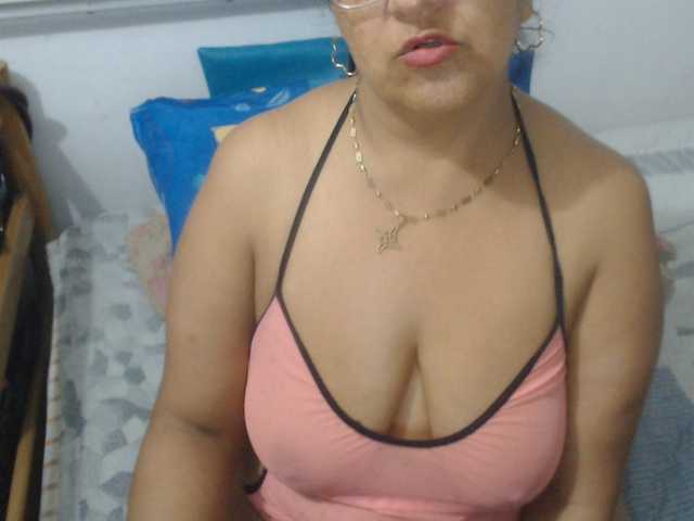 Meganny2023 live cam on BongaCams