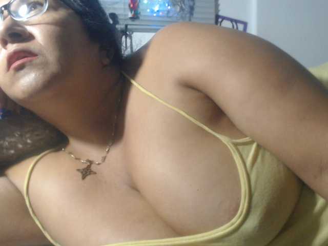 Meganny2023, en directo ahora en BongaCams