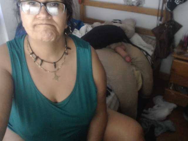 Meganny2023 live cam on BongaCams