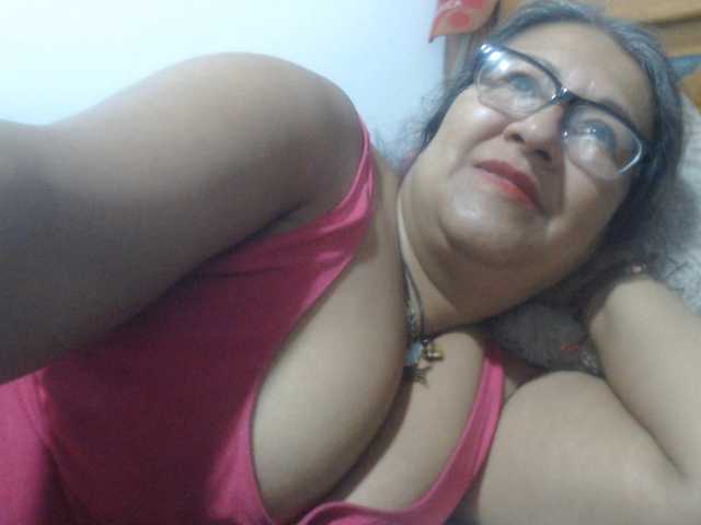 Meganny2023 live cam on BongaCams
