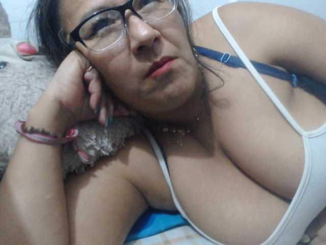 Meganny live cam preview