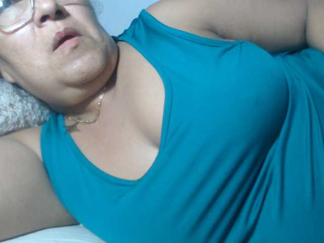Meganny2023 live cam on BongaCams