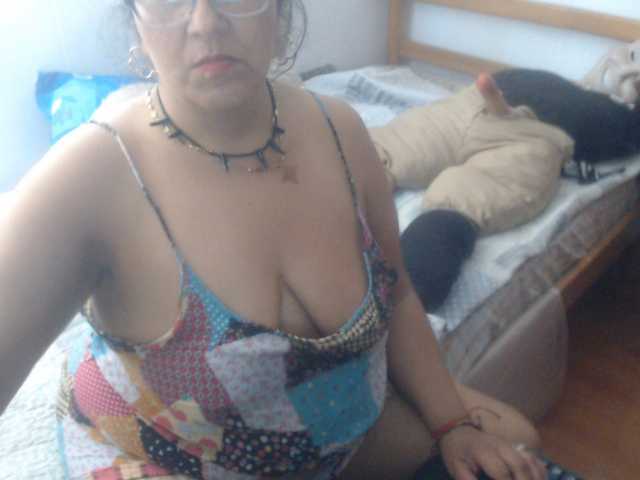 le modèle Meganny est en webcam porno dans un show sur le site bongacams, il possède les tags suivants: Latino/Hispanic,Brunette,Shaved