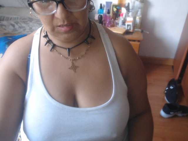 Meganny live cam preview