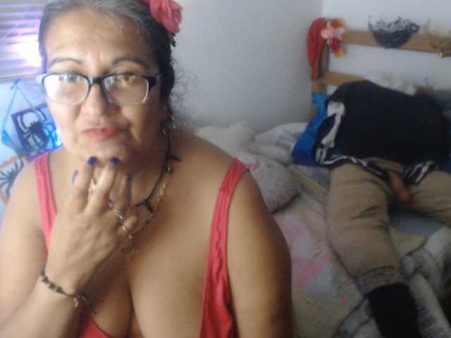 Meganny2023 live cam on BongaCams